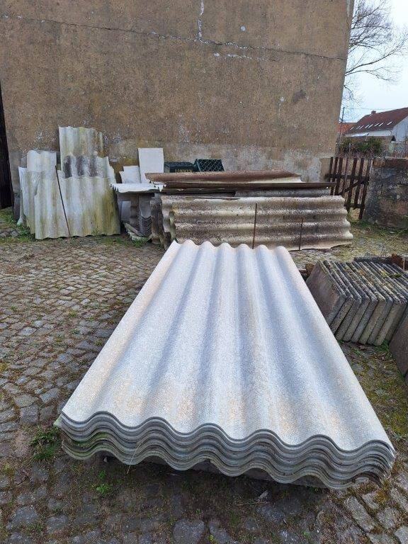 Asbest entsorgen – Kosten, Risiken & was man beachten muss